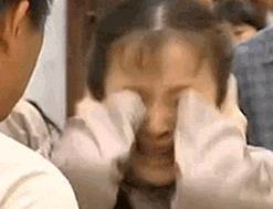 手撕*袜丝**，筷子夹胸，辣眼睛场景难忍受