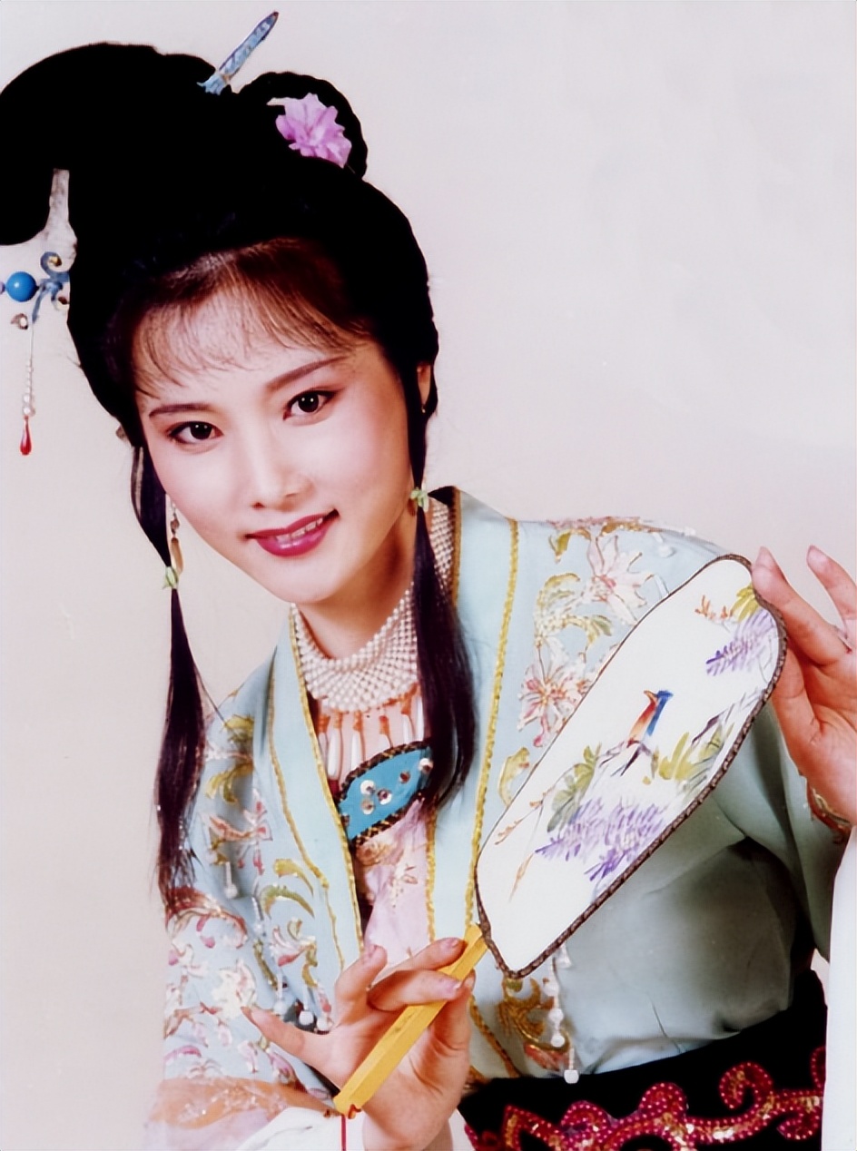 41岁刘涛晒长发美照,40岁刘涛惊艳视频