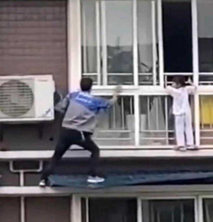 海尔小哥爬楼救女童后续,海尔小哥救6楼女童完整版