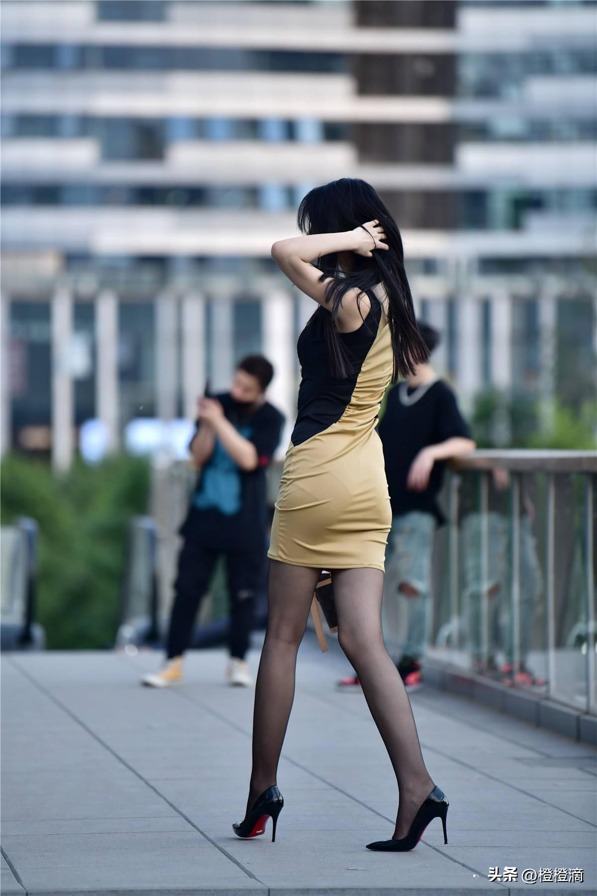 油亮的*袜丝**，始终是我的最爱