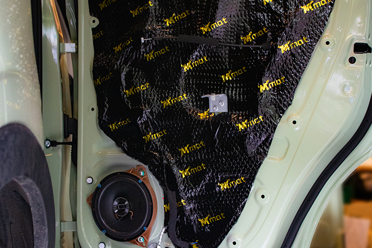 零跑t03原车音响效果怎么样,新能源零跑t03内饰视频