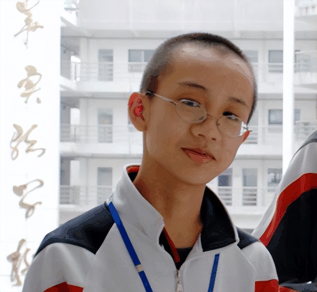 14岁考入中科大18岁读博士,14岁考上清华大学破格录取