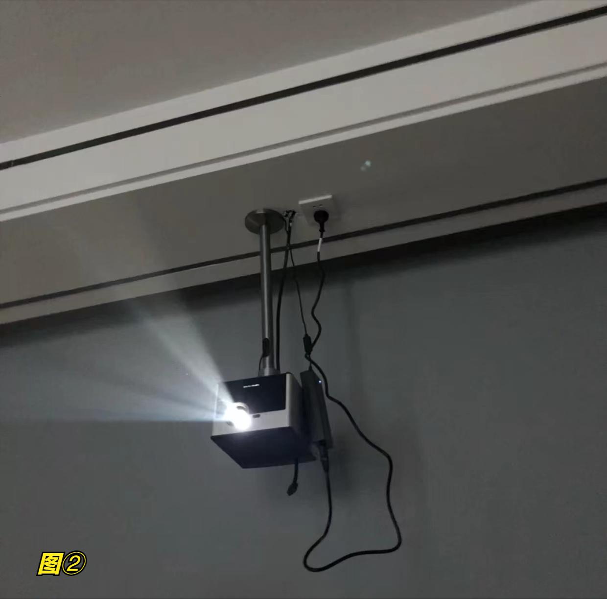 我家换了2台投影仪，终于搞明白了300元的和3000元的有啥区别了