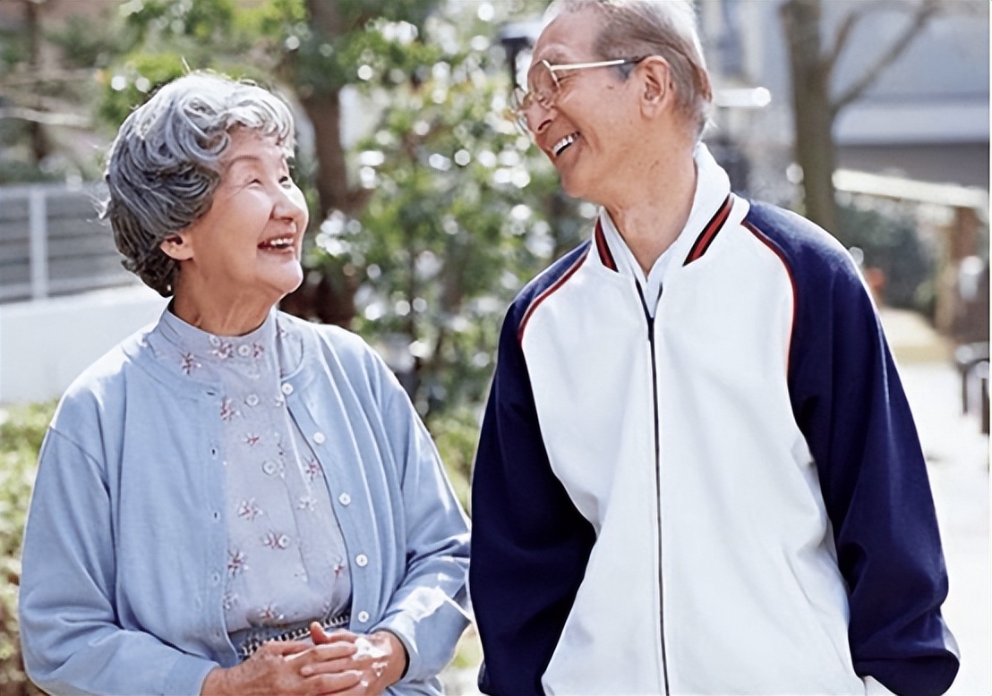 中年男女在生理上的差异,老年人生活有什么不一样