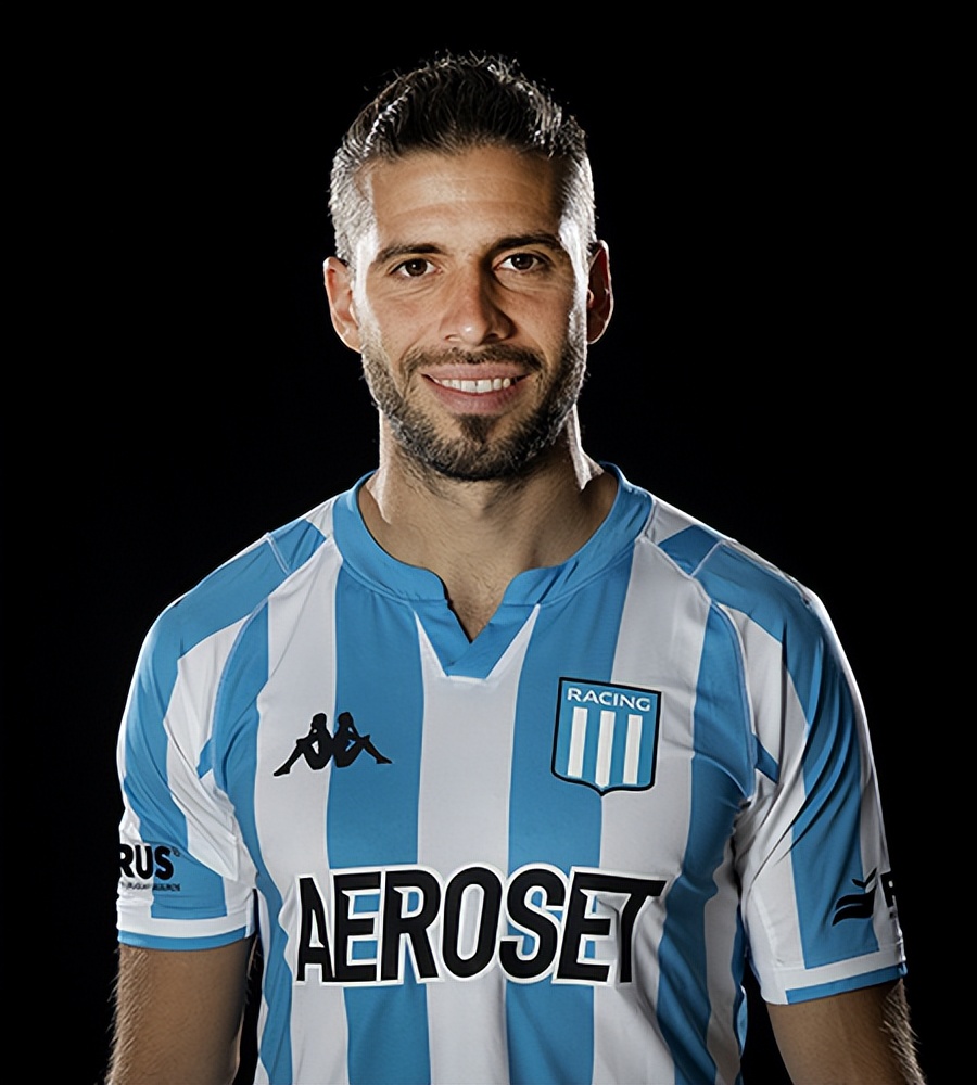 他18岁夺U20世青赛冠军，加盟豪门却被抛弃，33岁的他依然没退役