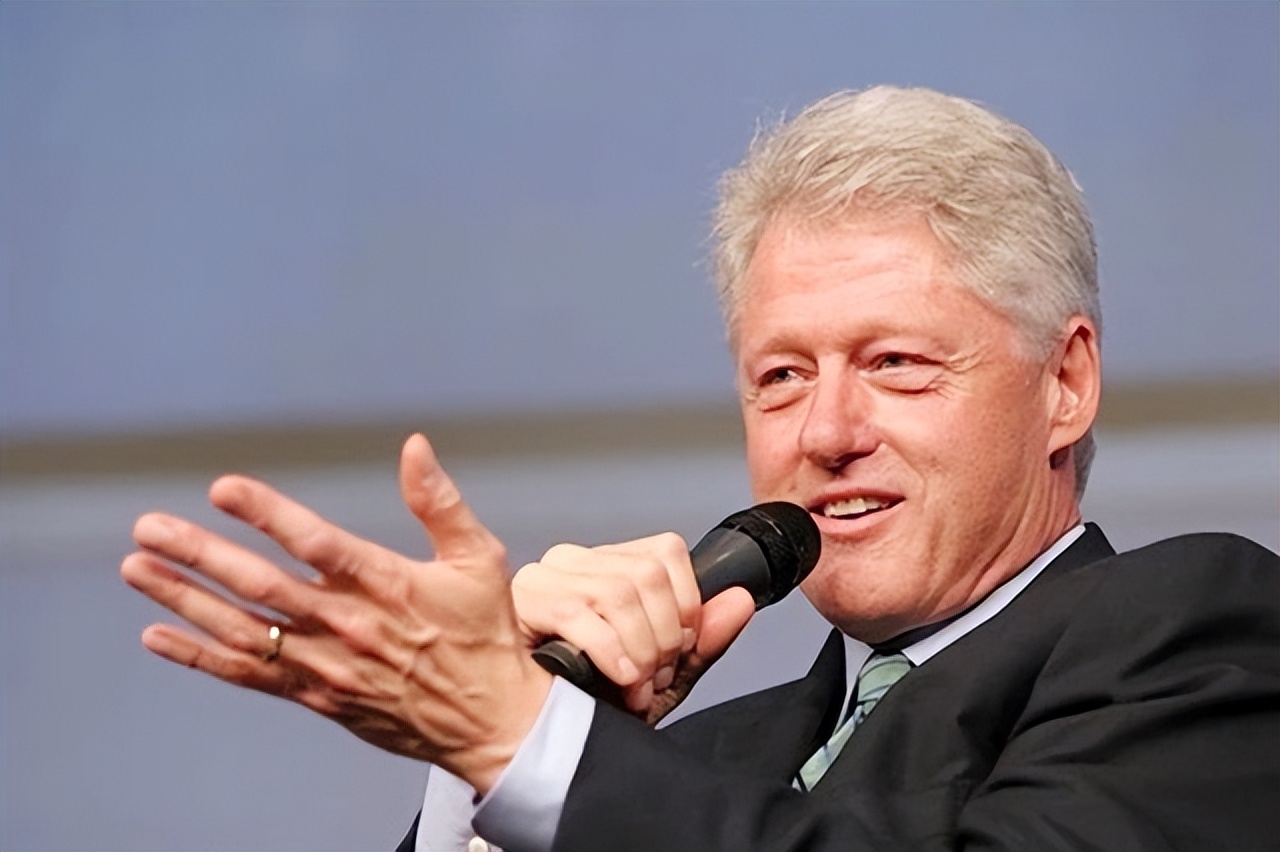 莱温斯基与克林顿总统关系,莱温斯基进入政坛了吗