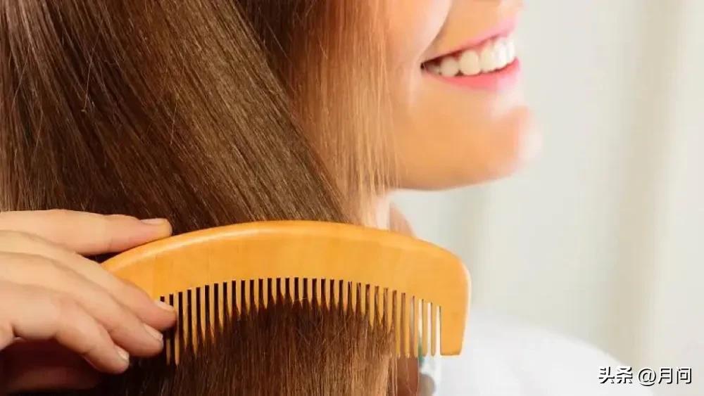 经常染发头发干枯毛躁还能烫发吗,受损严重的头发怎么染发