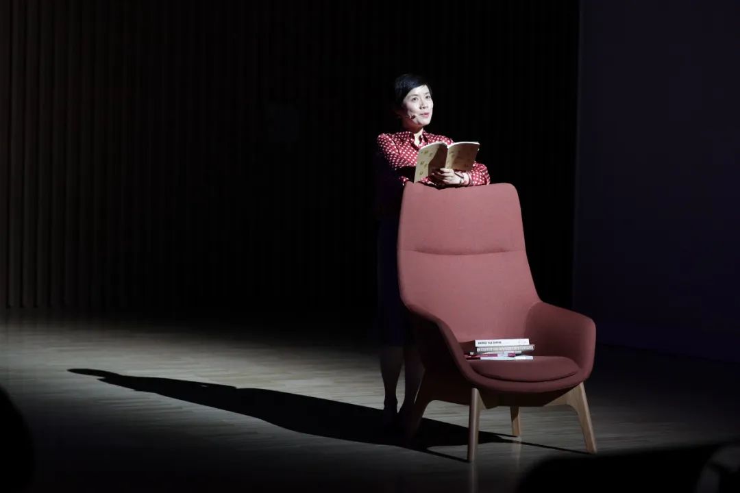 提灯夜游拍照姿势,提灯夜游天街