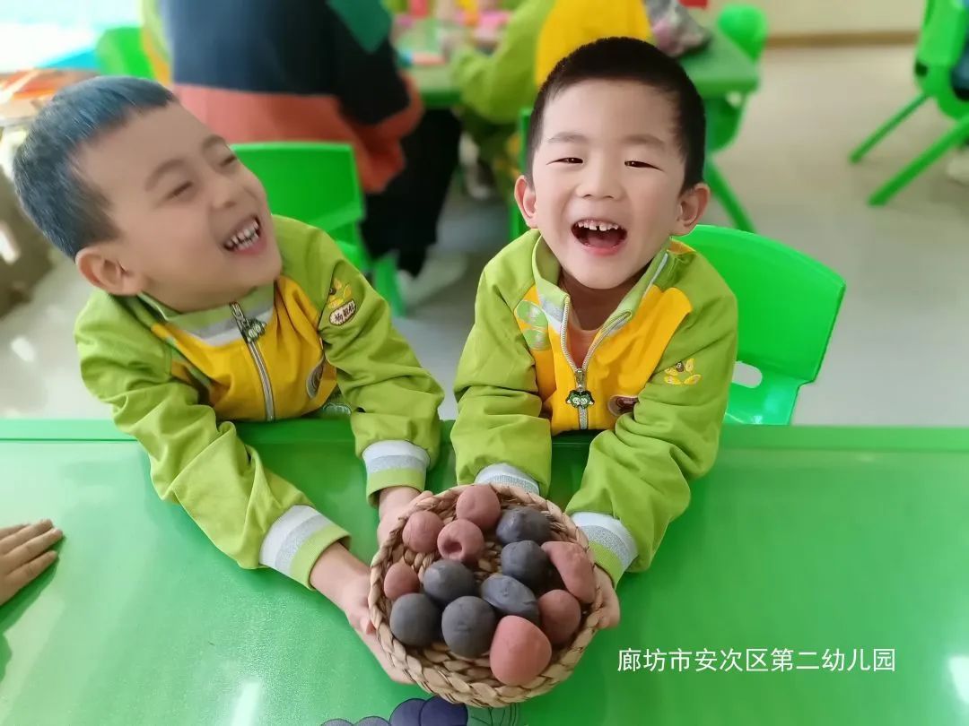 幼儿园聆听红色故事传承红色精神,传统文化在幼儿园的传承实践案例