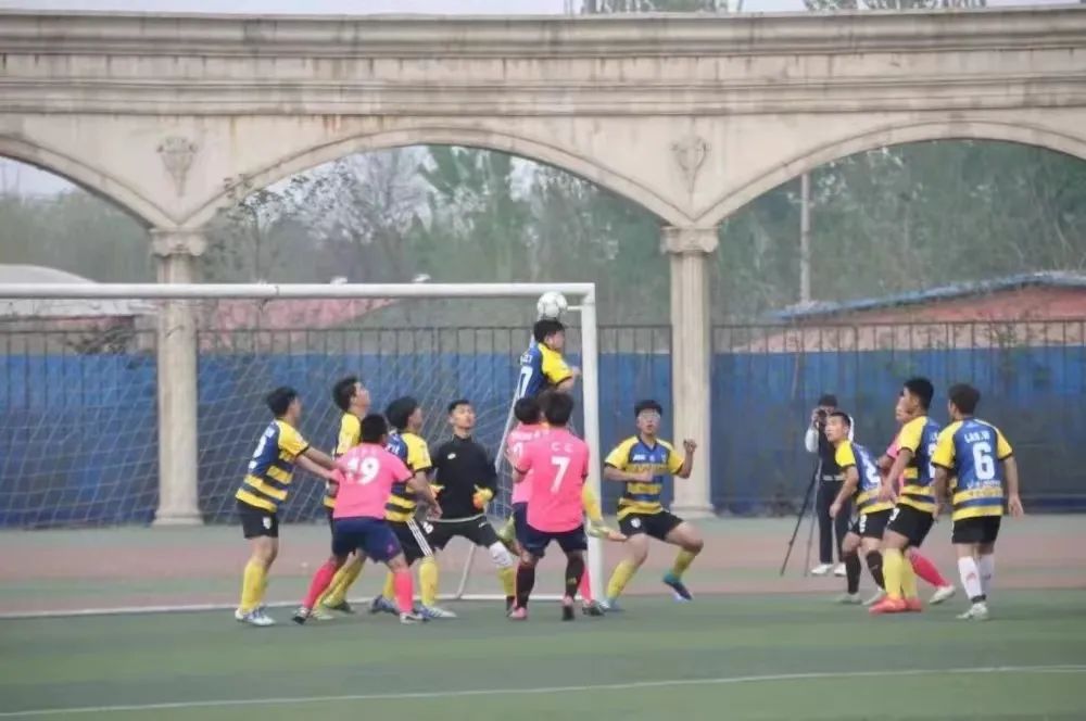 高校足球氛围解密,郑州西亚斯学院高中学习氛围