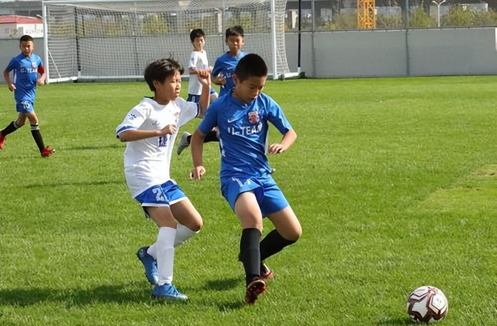 吴曦头球破门6:0,吴曦颠球传球