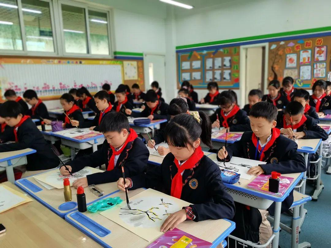 港小榜样||5年级4班——乘风破浪，为梦奋发