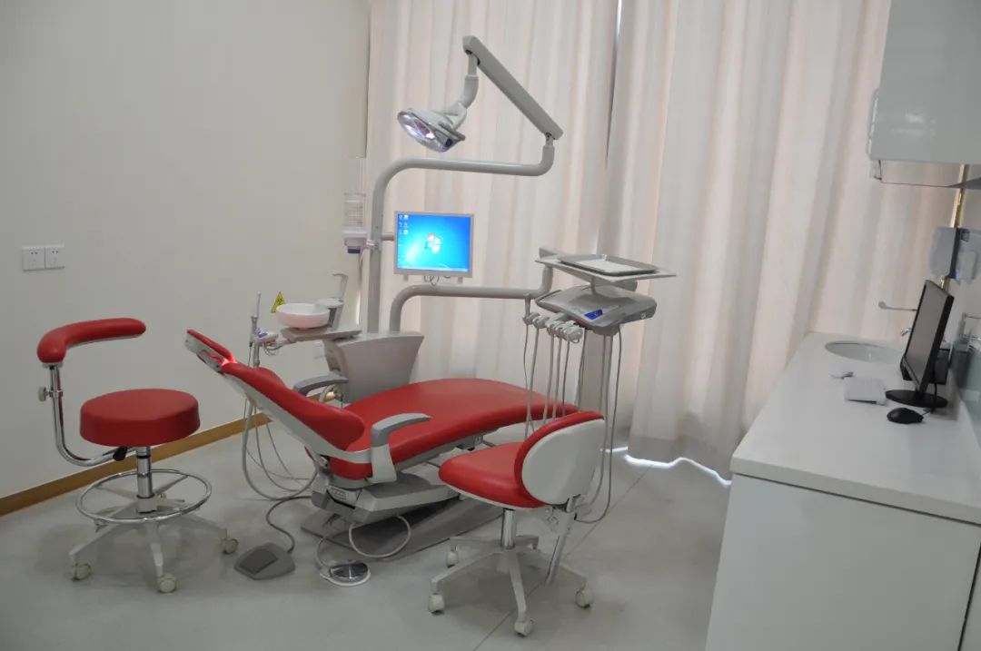 带你走进牙椅的百年发展史图片,带你走进200万年前的人类始祖生活