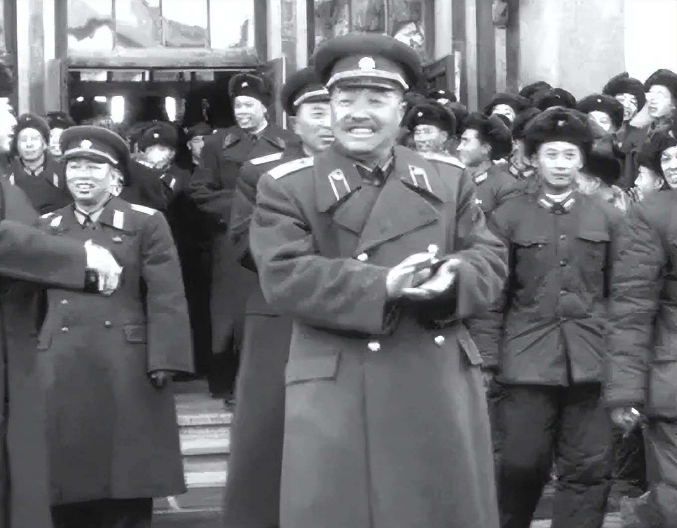 贺晓明曾说：父亲贺龙除了丰功伟绩外，另一个最高荣誉就是爱！