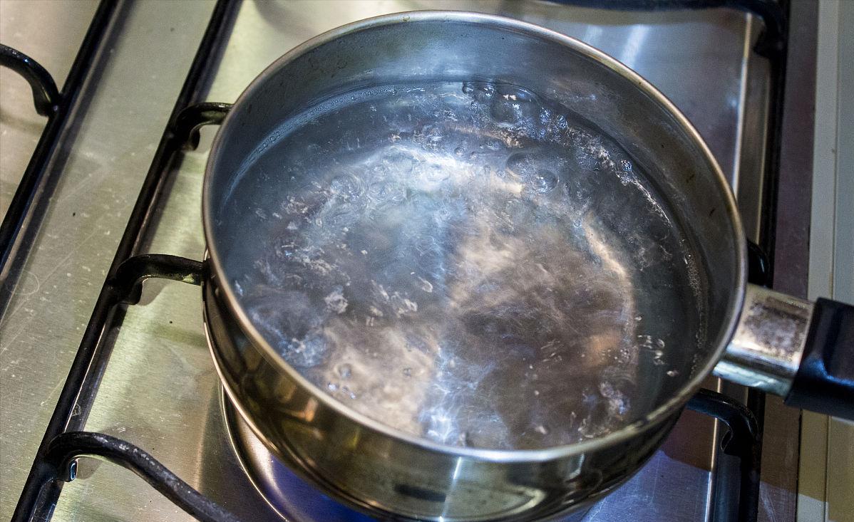 如果净水器喝的水是脏水怎么办 (净水器被接下水喝两年脏水)