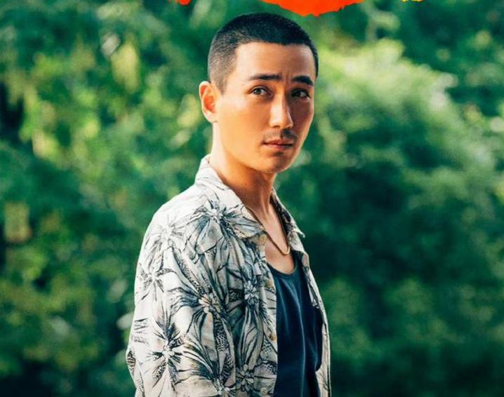 35岁朱一龙获金鸡影帝惹争议,朱一龙从影12载首次获35届金鸡