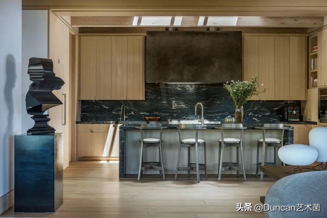 西雅图LucasInterior古朴隐逸的度假住宅