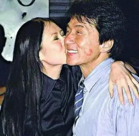 卓伟最近公布的消息,卓伟现在还在爆料吗