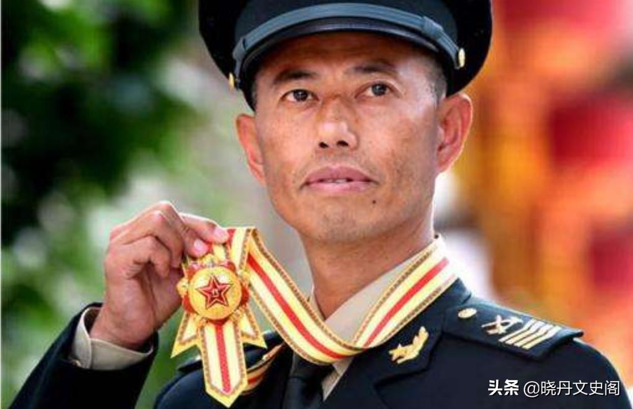 “兵王”王忠心:妻子“笑话”只长胡子不长职位,退役后过得如何