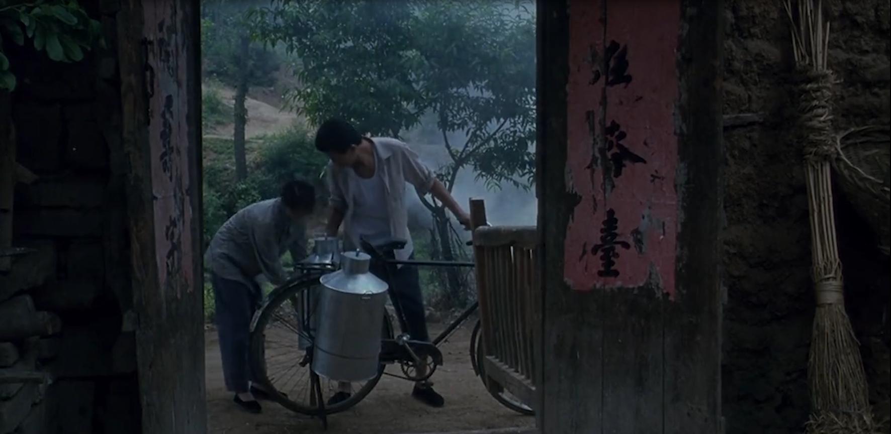 人性与欲望交织的*理片伦**，男人娶了村长的女儿，婚后让她独守空房