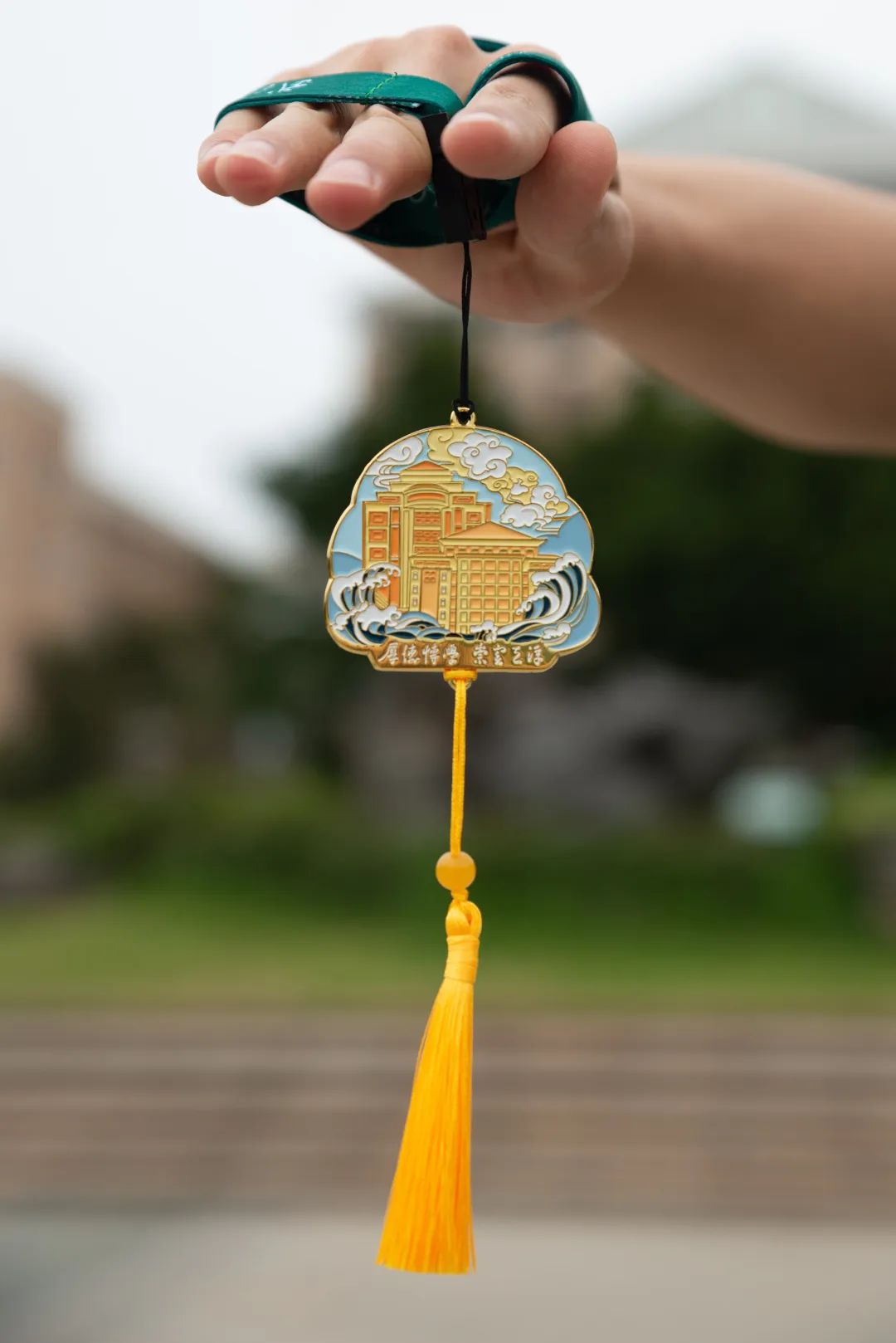 边吃席边毕业！戒指、饭票、印章……这样的毕业礼物我也想要→