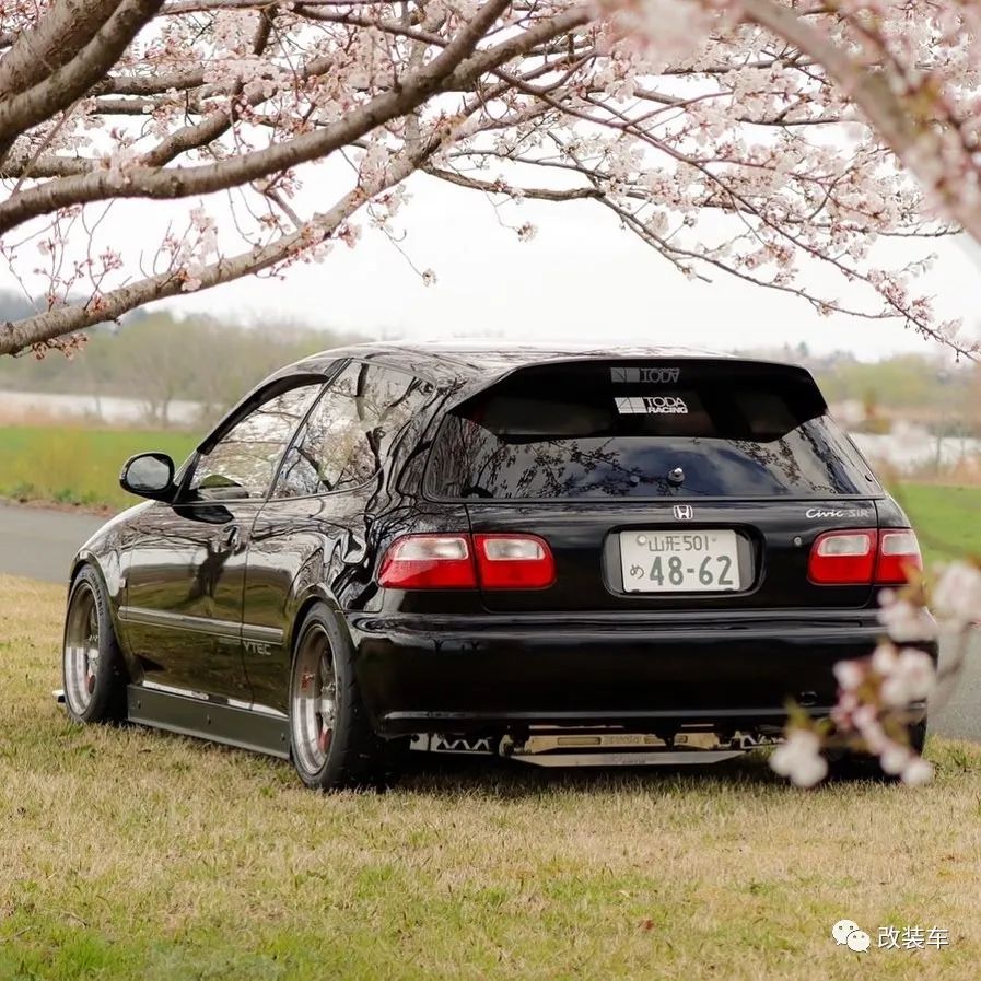 战斗范儿拉满的黑武士本田飞度GE和思域EG,兼顾素雅和张狂