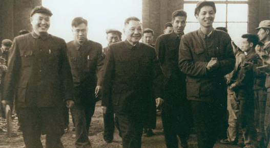 对越反击战前夕，*小平邓**一句“幽默”的话，让百万苏军按兵不动