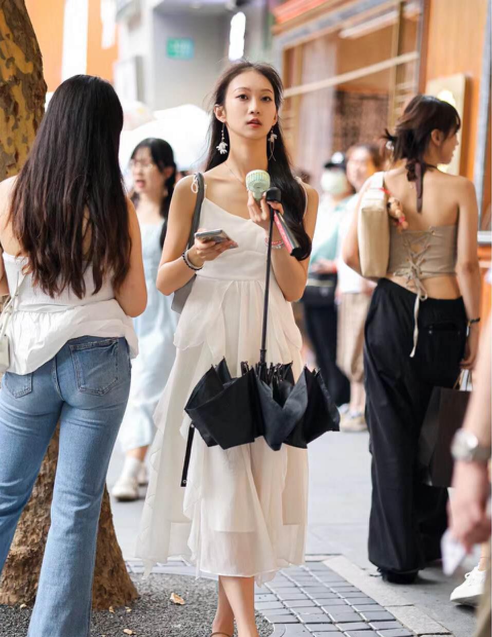 去了上海才发现：满大街都是长裙长裤，洋气又舒适，好高级