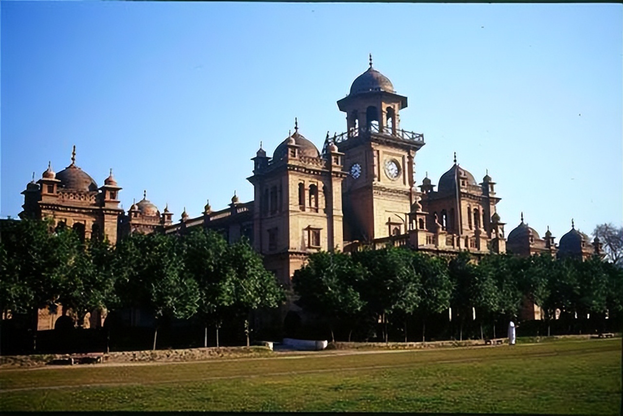 巴基斯坦男性旅行,中国男生在巴基斯坦旅游