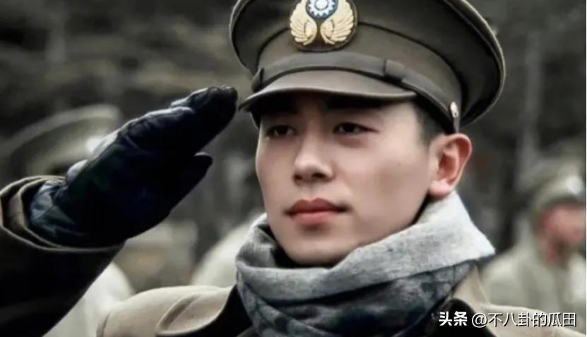 长相成熟棱角分明的帅气男星,年轻时最痞帅的明星男