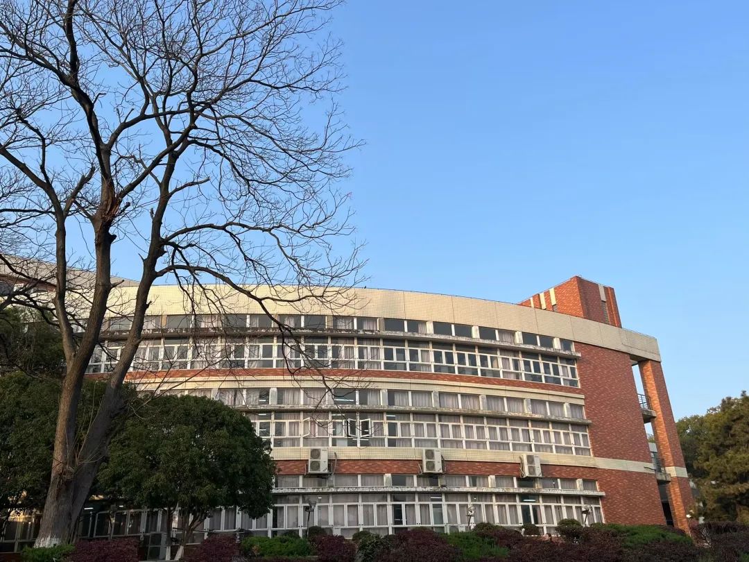 江西科技师范大学在南昌哪个位置,江西科技师范大学是公立嘛