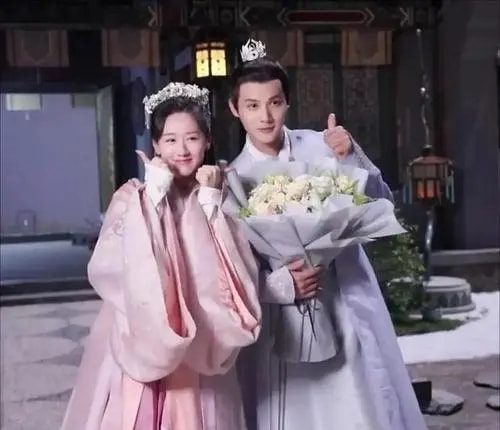 她被誉为神颜小花被李冰冰力捧,她曾被誉为娱乐圈校花