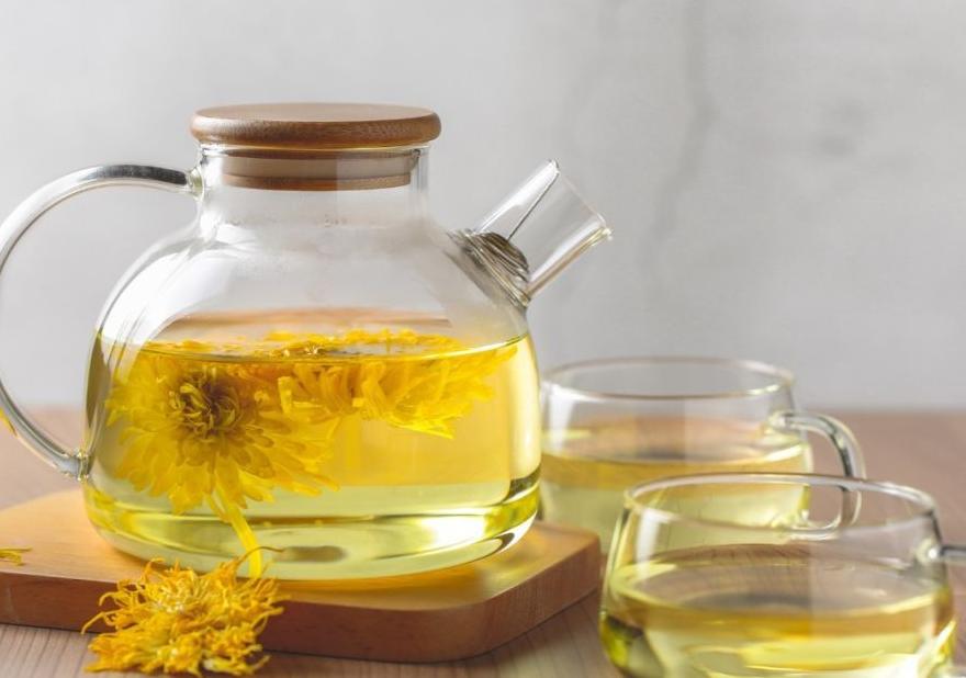 年龄大了不能喝菊花茶？建议：50岁后，牢记2喝3不喝，喝对好处多