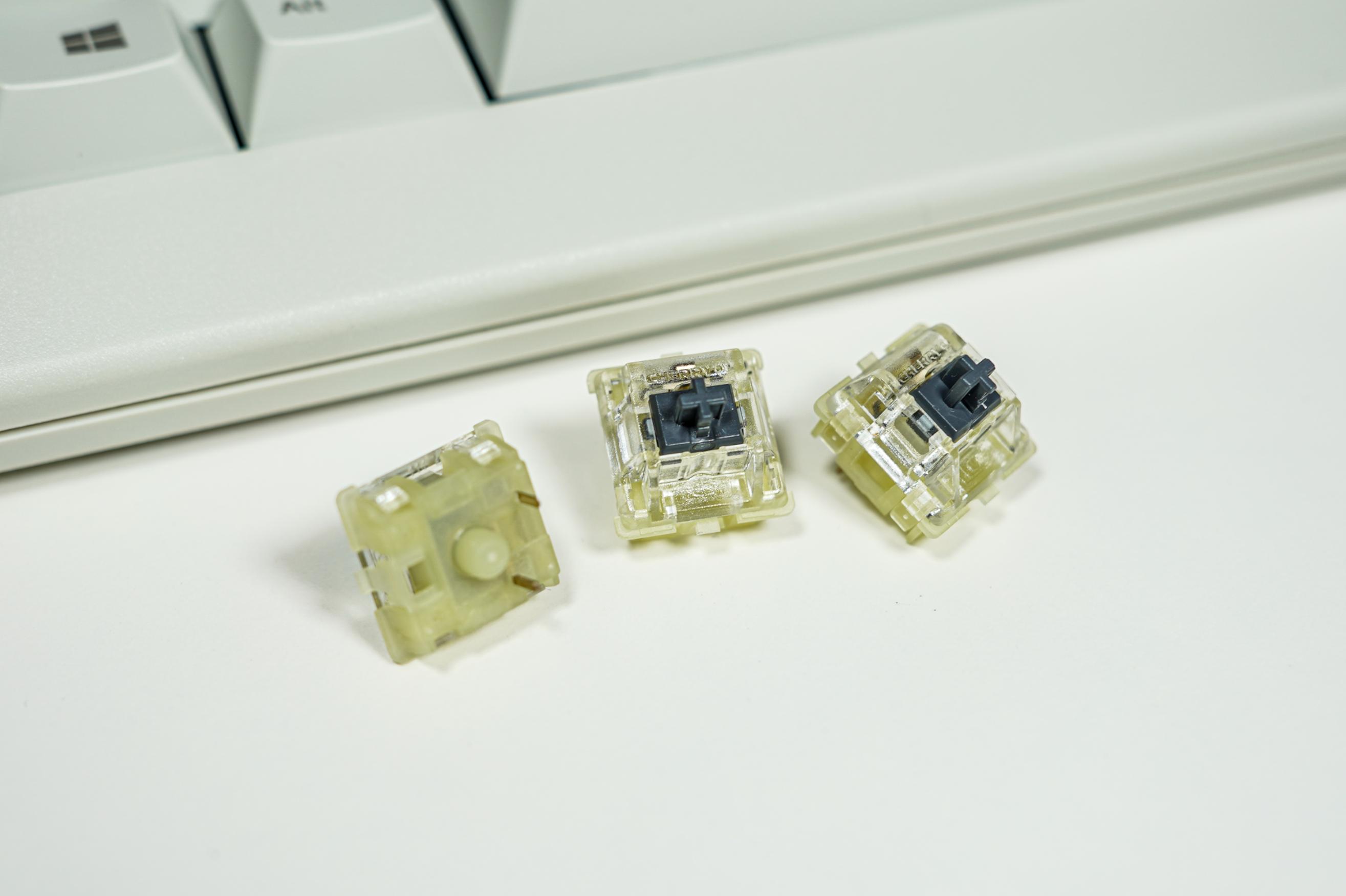 cherry轴入门机械键盘推荐,cherry键盘银轴和茶轴对比