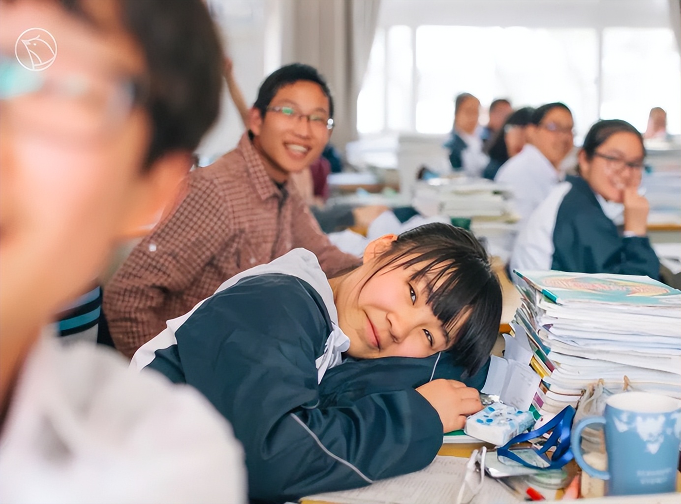 这个校园“*拍偷**狂魔”,拍下了95后的绝版青春