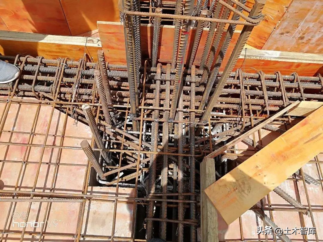 梁柱偏心怎么解决,梁柱偏心距多少可以忽略