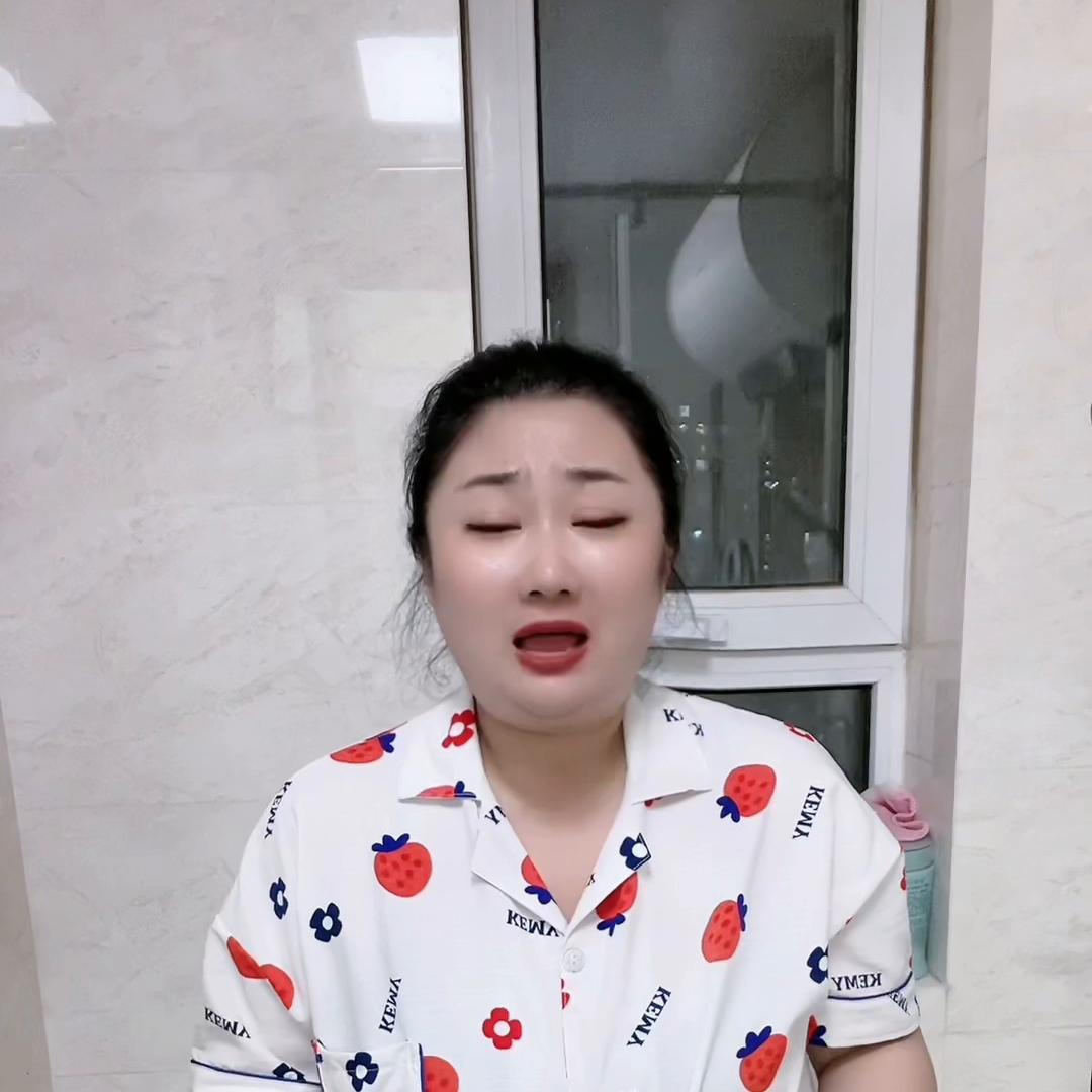 冰川磨砂沐浴露推荐变白留香,磨砂沐浴露推荐柠檬