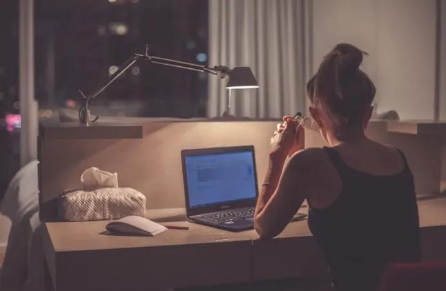 不同阶段的女性客户怎么聊 (跟高端客户聊天的技巧)