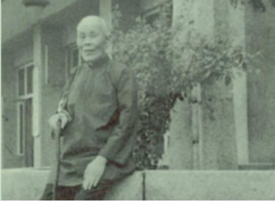 郭沫若原妻张琼华最后怎么样了,郭沫若发妻张琼华独守空房68年