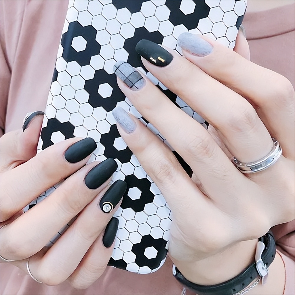 沈阳美甲教学学校在哪里,沈阳美甲黑色系