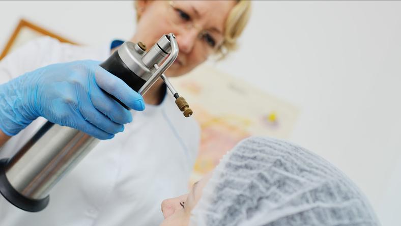 快速消除老年斑的小妙招红霉素,红霉素软膏对老年斑有治疗作用吗