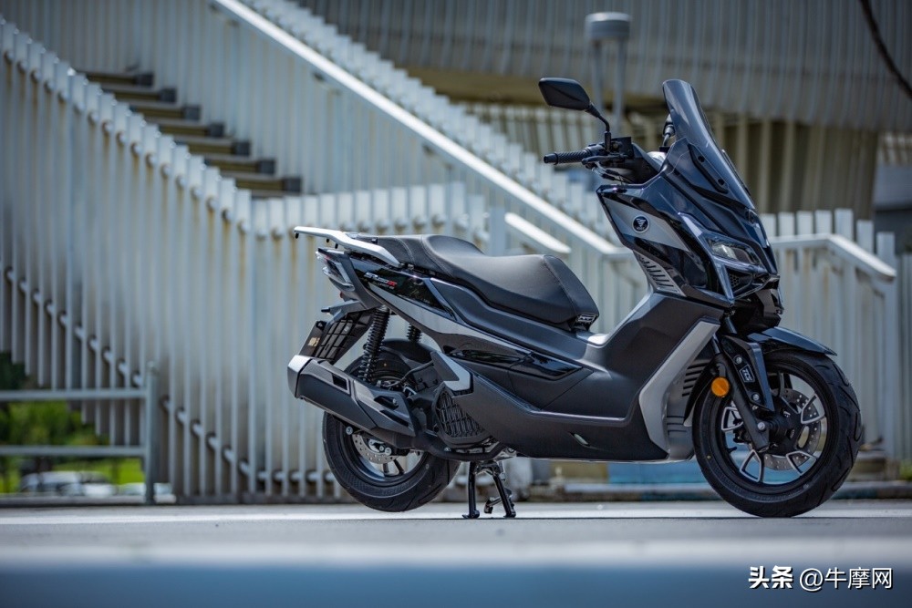 摩展集中举办，新车全员“卷王”？｜5月行业大事件回顾