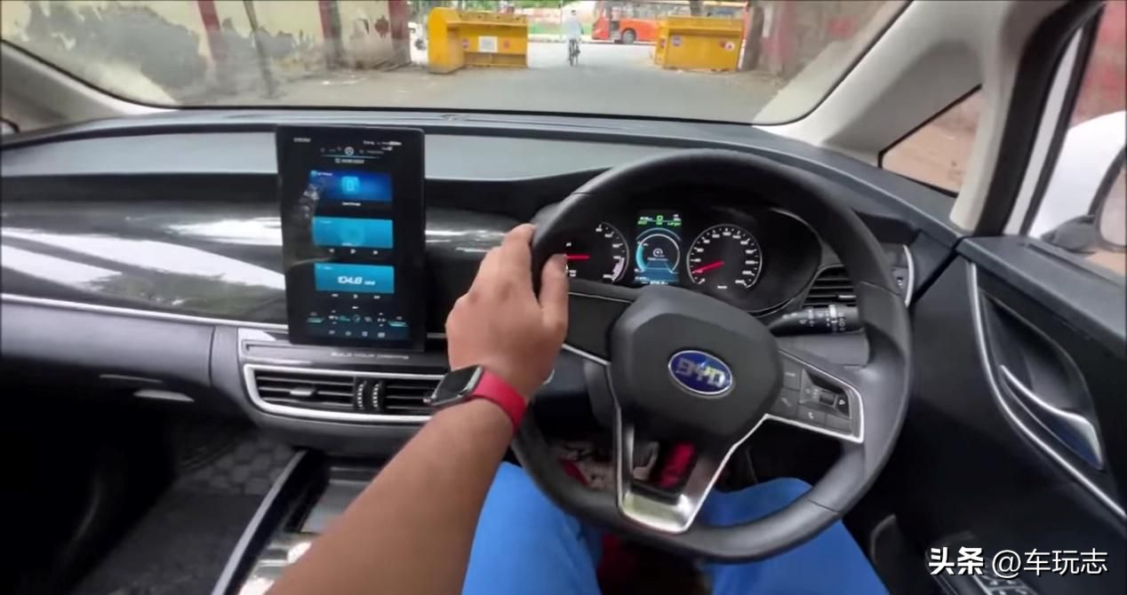 e6比亚迪新能源汽车,纯电动比亚迪e6不容忽视的亮点