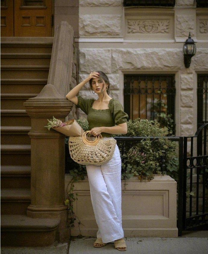 小草编包方包怎么搭配好看,洋气精致草编包小个子百搭