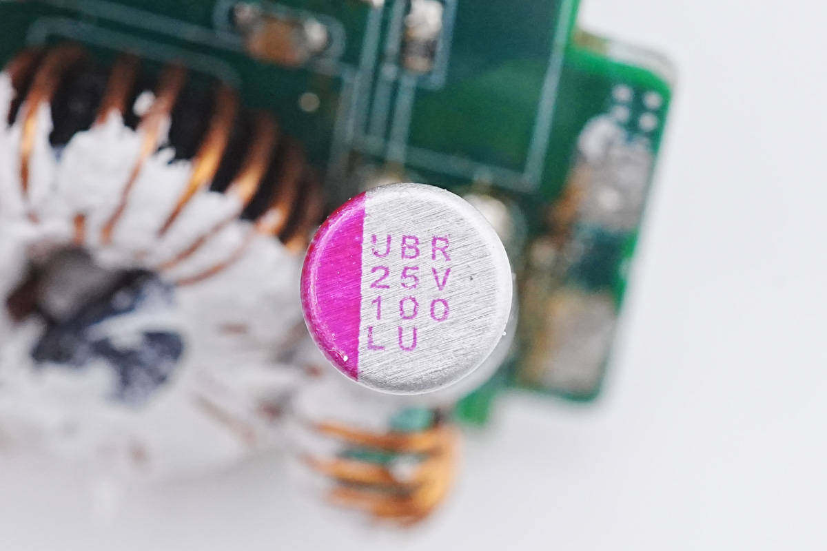 倍思氮化镓120w充电器拆解,倍思65w氮化镓红色版充电器拆解