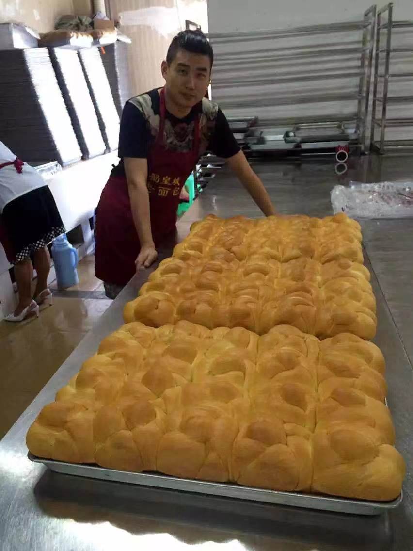 我，四川女孩，曾是五星级酒店前台，后来创业开店，赚钱买房买车