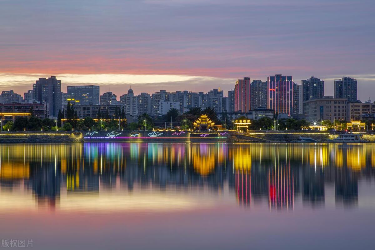 襄阳和樊城为什么是兵家必争之地,襄阳的樊城历史