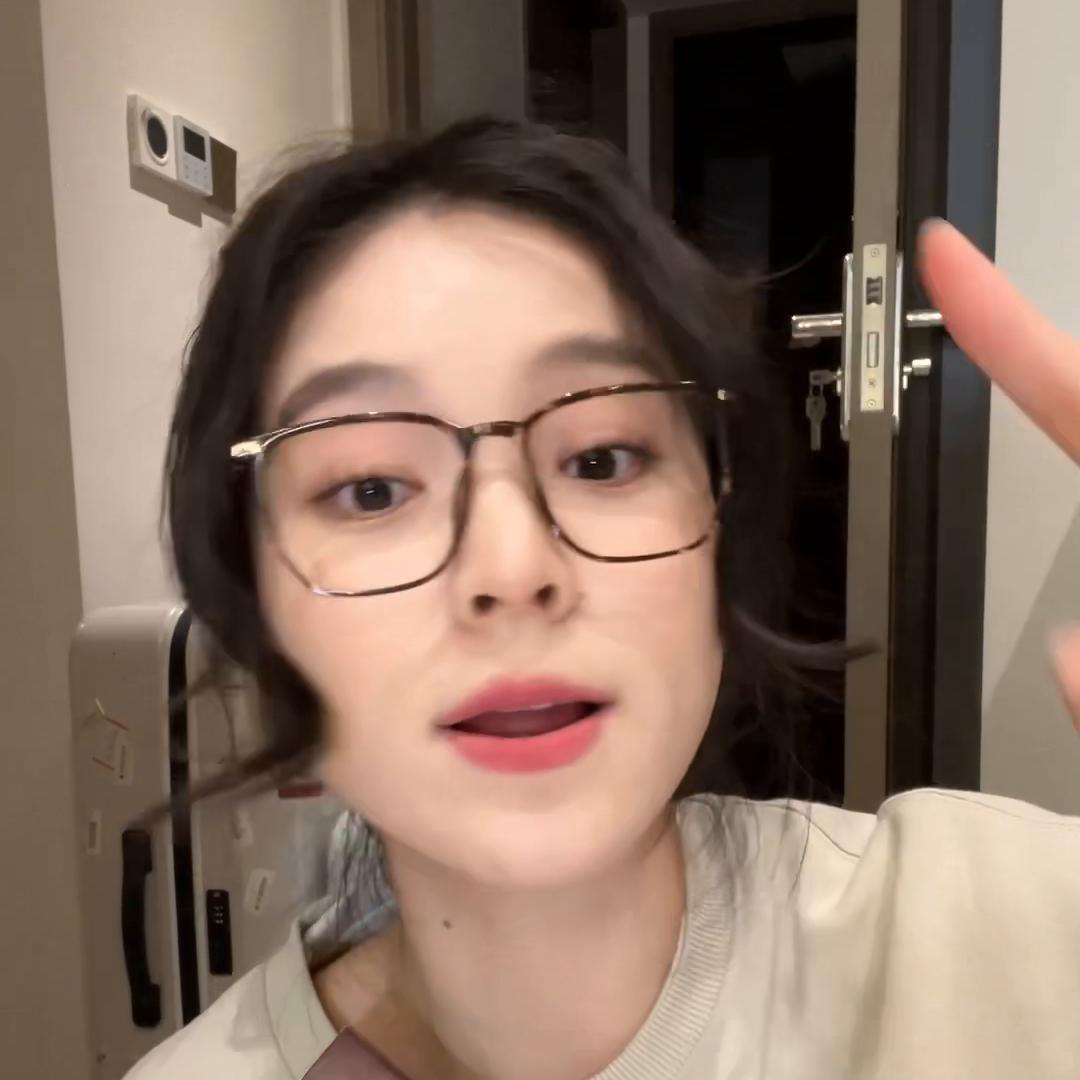 出国旅游必备清单一览表,出国必带行李清单及注意事项