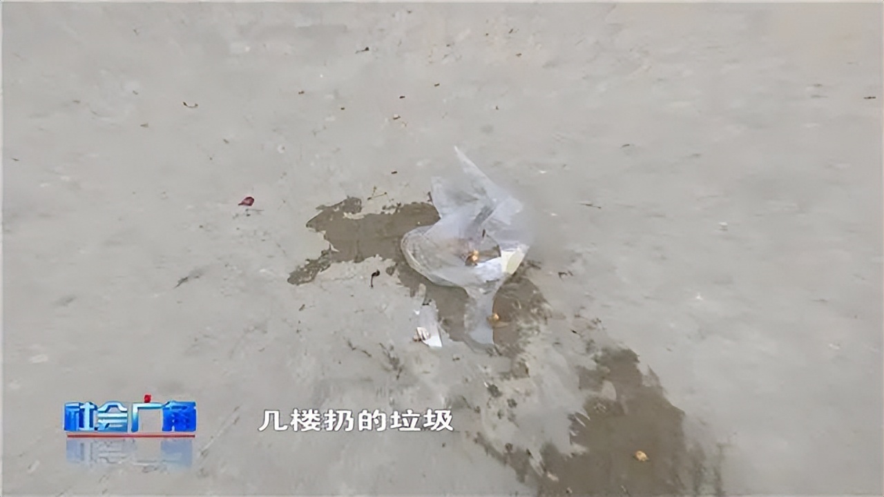 记者刚进芝罘区这个小区采访，一份“礼包”从天而降