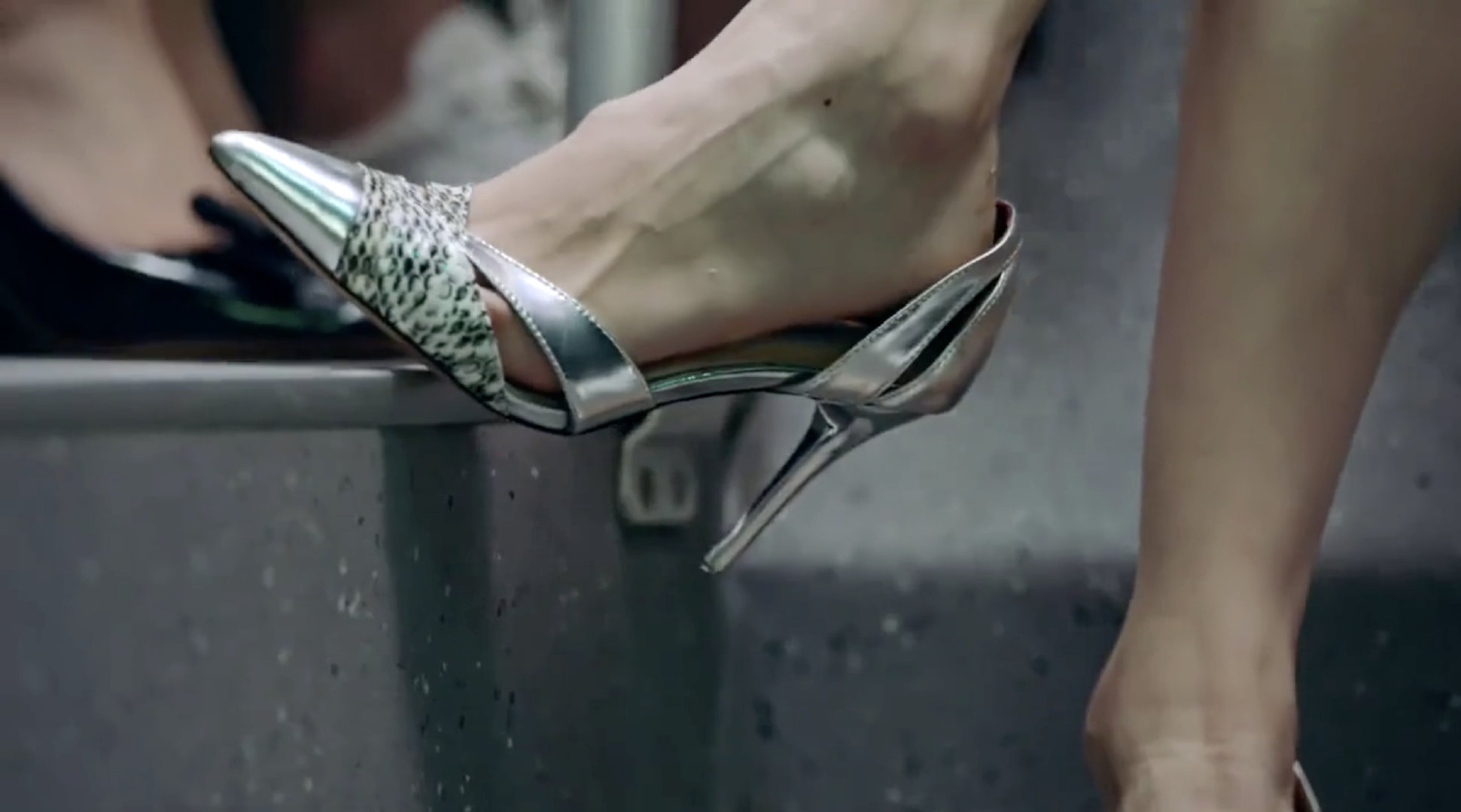 脚趾甲老往肉里长，得了“嵌甲”怎么办？医生：你需要了解这3点